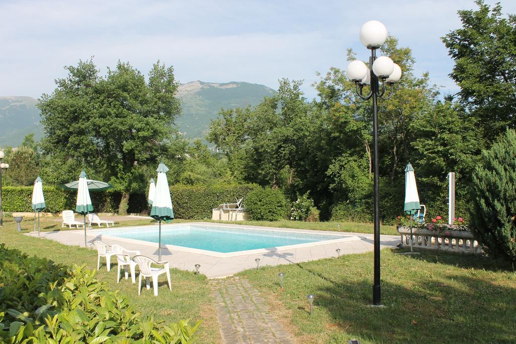 Residence La Piscina Isola del Gran Sasso dʼItalia Εξωτερικό φωτογραφία