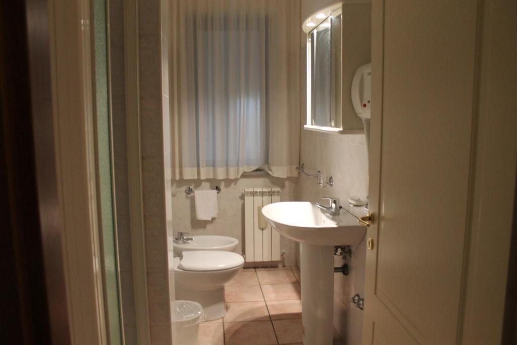 Residence La Piscina Isola del Gran Sasso dʼItalia Δωμάτιο φωτογραφία